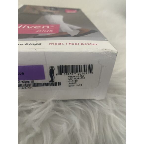 Mediven Plus Beige 30-40 Size III - Picture 8 of 11